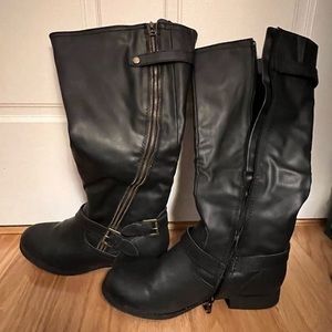NWOB SM New York Belmont Knee-high Black Boots with zipper accents sz 9M